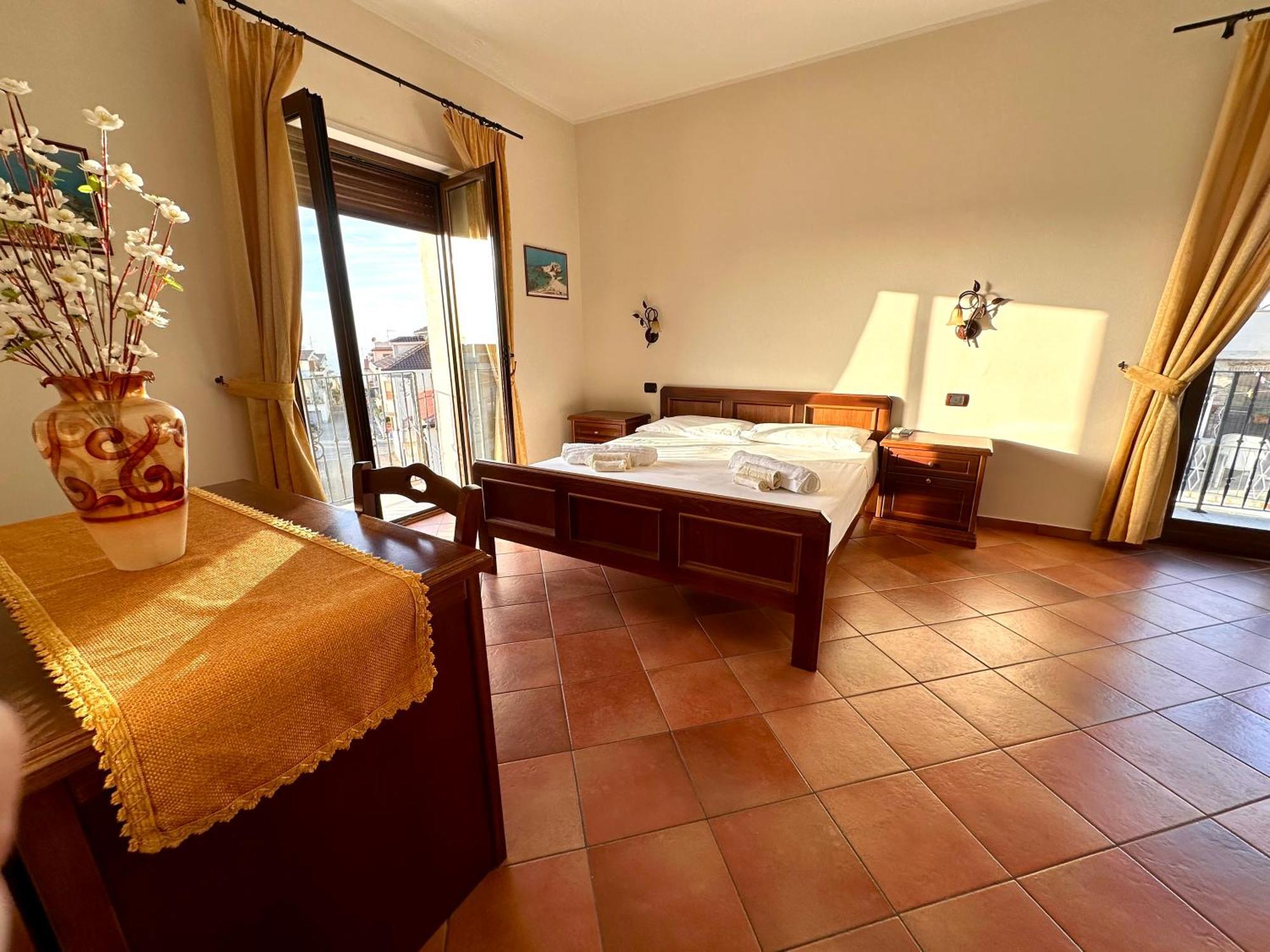 Luxury Accommodation Santa Domenica  Exterior foto