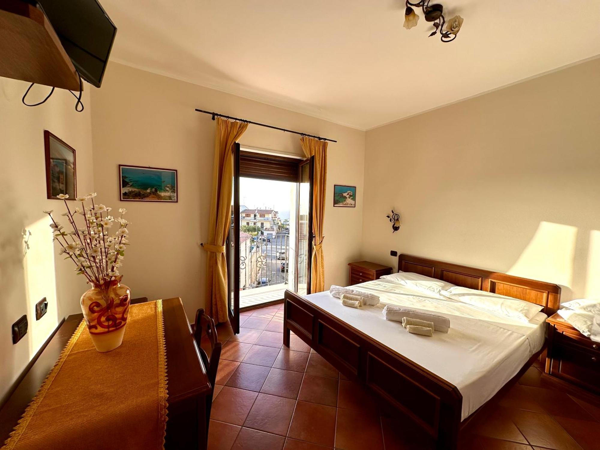 Luxury Accommodation Santa Domenica  Exterior foto